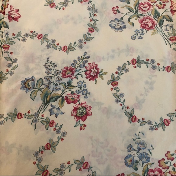 Vintage 80's Full Flat Bedsheet - Floral Bed Sheet - Cannon Percale Sheet - Picture 3 of 12